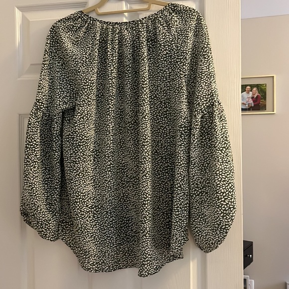 Boutique top! - Picture 6 of 7